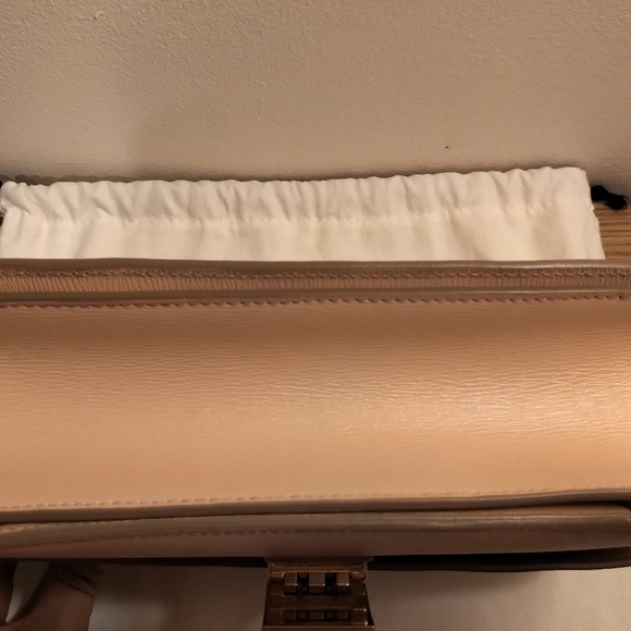 3️⃣3️⃣0️⃣0️⃣ Celine Classic Medium Box Bag in Liege Leather (Beige) - Picture 8 of 13